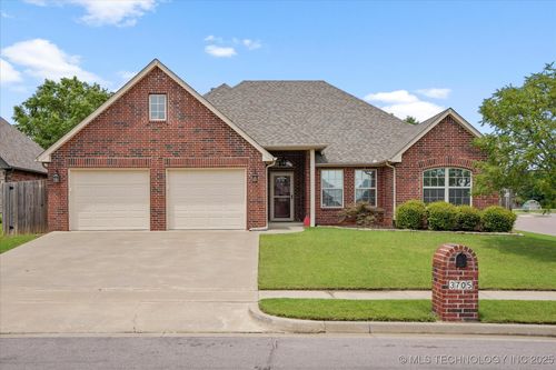 3705 107th Ct, Jenks, OK, 74037-1670 | Card Image