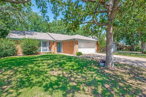 713 Mack Dr, Denton, TX, 76209-6347 | Card Image