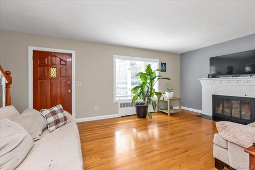 1039 Elizabeth St, Baldwin, NY, 11510-4716 | Card Image