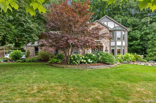 49238 Plum Tree Dr, Plymouth, MI, 48170-3234 | Card Image