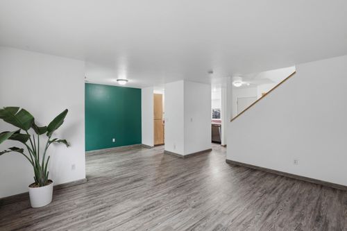 467 Tulipan Way, Talent, OR, 97540-8630 | Card Image