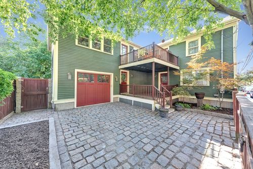 149 Willow St, Cambridge, MA, 02141-1016 | Card Image