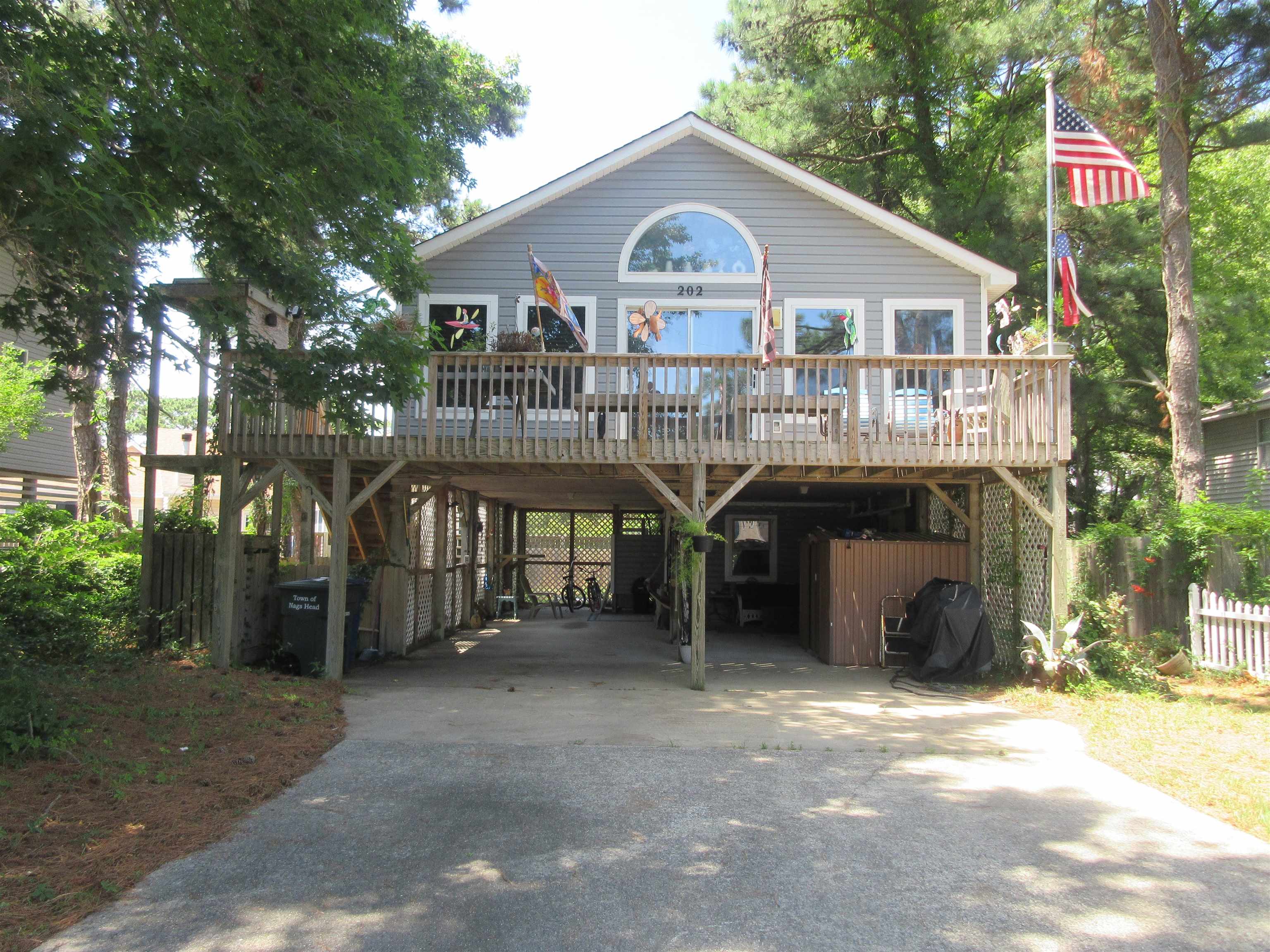 Lost Colony Dr, Nags Head, NC 27959