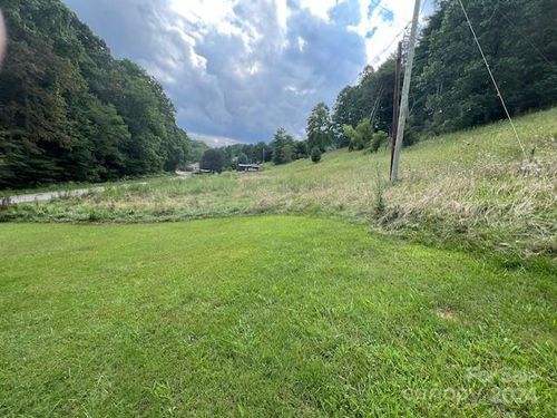 1030 Long Branch Rd, Green Mountain, NC, 28740-6057 | Card Image