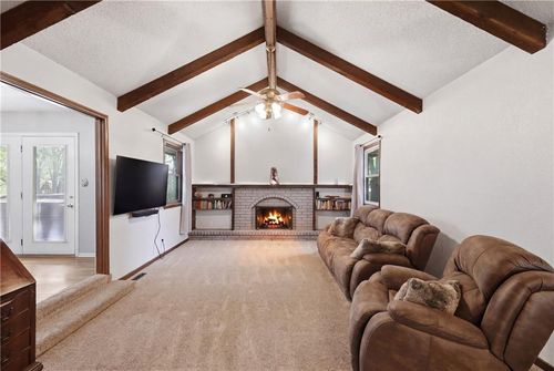 3608 Ne Grant St, Lee's Summit, MO, 64064-1955 | Card Image