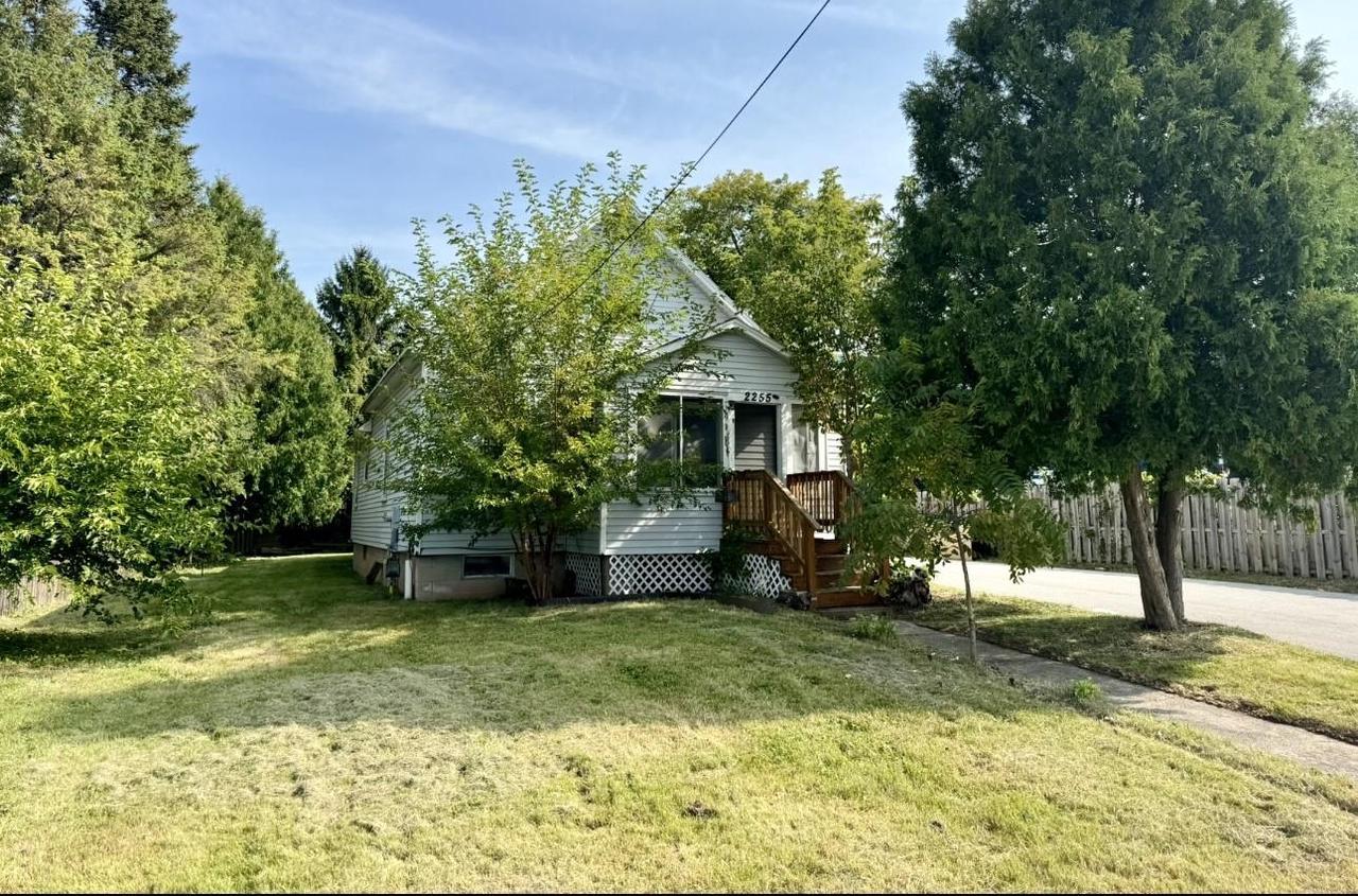 Manitowoc Rd, Green Bay, WI 54302