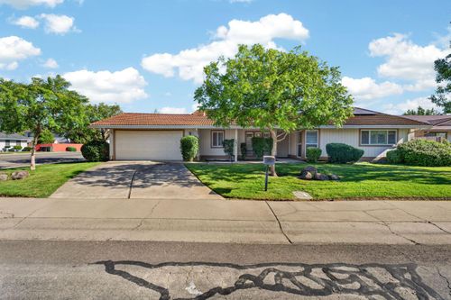 131 Parkshore Circle, Sacramento, CA, 95831 | Card Image