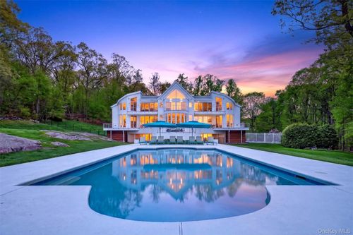 18 Bramblebush Rd, Croton-On-Hudson, NY, 10520-3417 | Card Image
