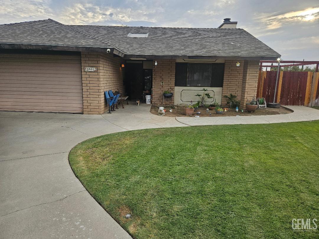 Shandon Ln, Bakersfield, CA 93306