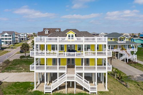804 Eastview, Crystal Beach, TX, 77650 | Card Image