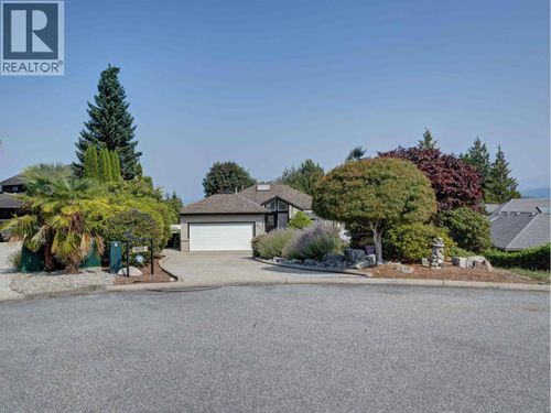 803 Oceanmount Blvd, Gibsons, BC, V0N1V8 | Card Image