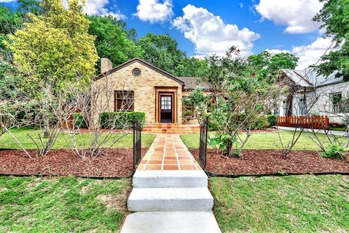608 W Hopkins St, San Marcos, TX, 78666-4314 | Card Image