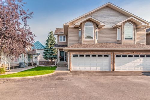 136 Preston Ave Ne, Medicine Hat, AB, T1C0E6 | Card Image