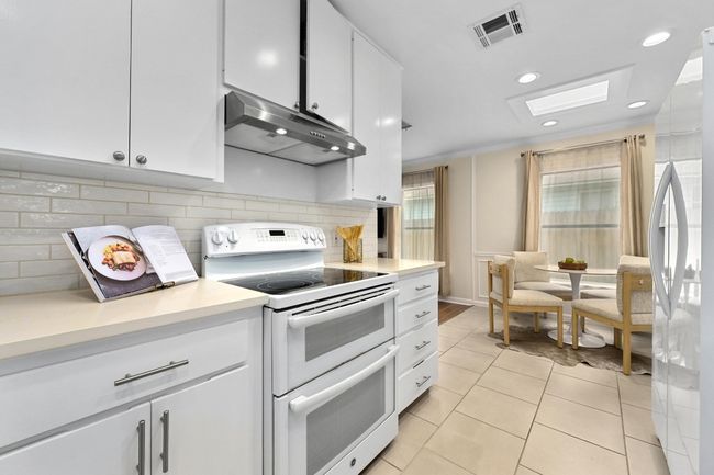 7313 Grover Ave, House other with 2 bedrooms, 1 bathrooms and 2 parking in Austin TX | Image 12
