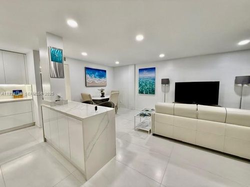 apt-4d-1100 Alton Rd, Miami Beach, FL, 33139-4761 | Card Image