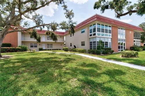 205-32 Pine Arbor Ln, VERO BEACH, FL, 32962-4693 | Card Image
