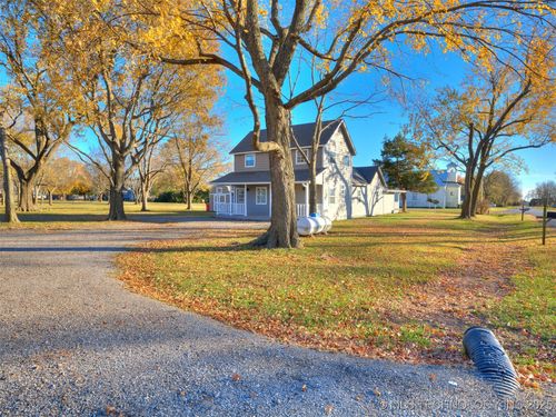 201 E Cherokee St, Talala, OK, 74080-9535 | Card Image