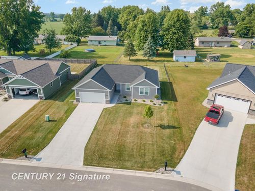 9100 Brook Hollow Ln, Freeland, MI, 48623-9151 | Card Image
