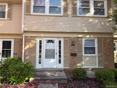 5242 Breeze Hill, Troy, MI, 48098 | Card Image