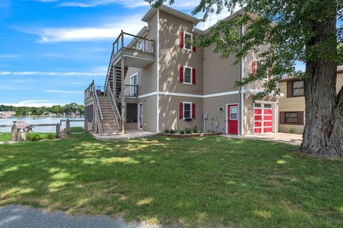 67592 95th Ave, Dowagiac, MI, 49047-8814 | Card Image