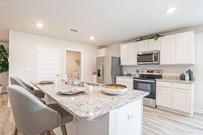 2802 Chevy Cir, House other with 5 bedrooms, 3 bathrooms and 2 parking in Pace FL | Image 10