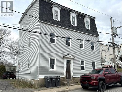 19 Cedar St, Saint John, NB, E2K1C8 | Card Image