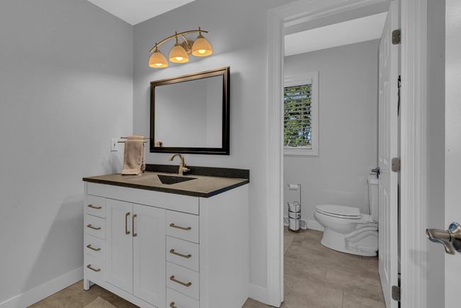 Bathroom 2 | Image 32