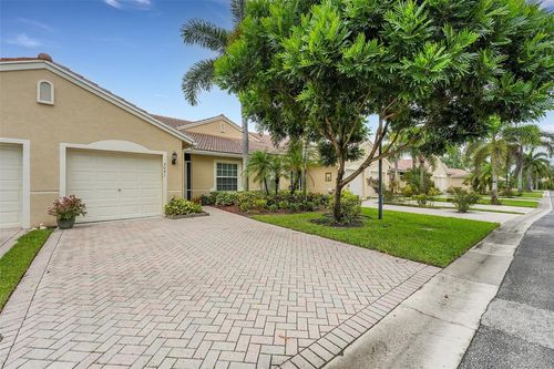2041 Stonington Ter, West Palm Beach, FL, 33411-5166 | Card Image