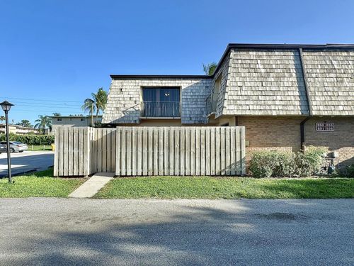 251 Lake Arbor Dr, Palm Springs, FL, 33461-2161 | Card Image