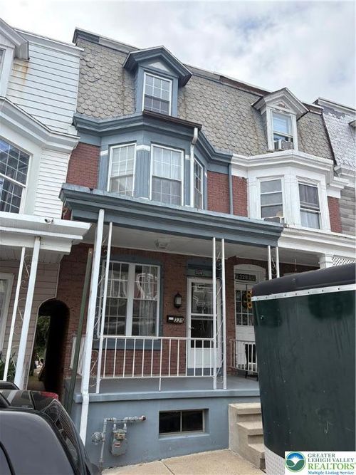 330 S 17 1/2 St, Reading, PA, 19602-2205 | Card Image