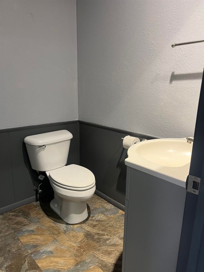 904 W Young St, Home with 0 bedrooms, 0 bathrooms and null parking in Llano TX | Image 6