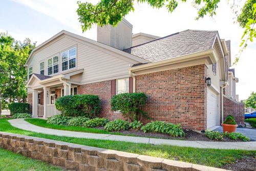 0-561 Saddlebrook Ln, Vernon Hills, IL, 60061-4303 | Card Image