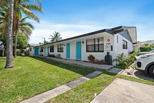 739 Ne 13th Ct, Fort Lauderdale, FL, 33304-4714 | Card Image