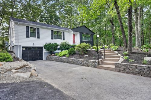 1 Angell Rd, Lincoln, RI, 02865-4708 | Card Image