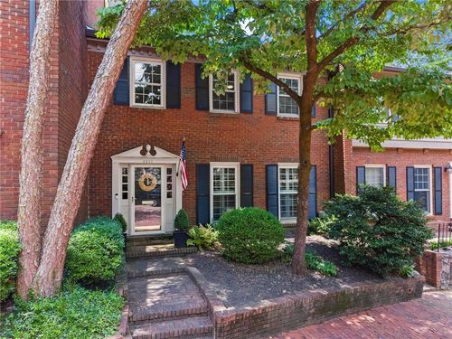 5241 Glenridge Dr, Atlanta, GA, 30342-1352 | Card Image