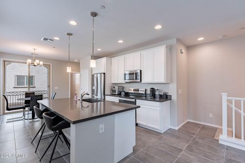 1741 E Chelsea Ln, Gilbert, AZ, 85295-6033 | Card Image