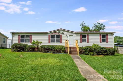505 Crescent Way, Horse Shoe, NC, 28742-8713 | Card Image