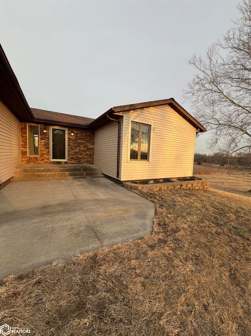 17955 87th St, Ottumwa, IA, 52501-8910 | Card Image