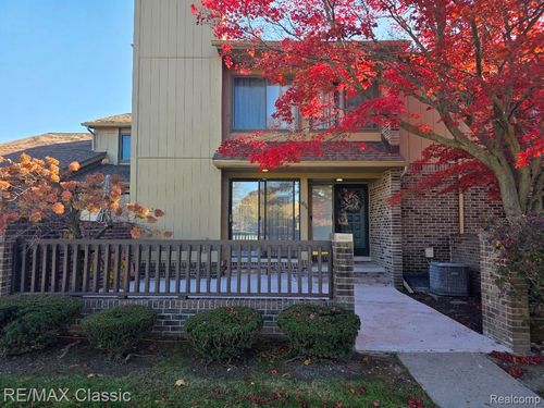 1806 S Hill Blvd, Bloomfield Hills, MI, 48304-1142 | Card Image