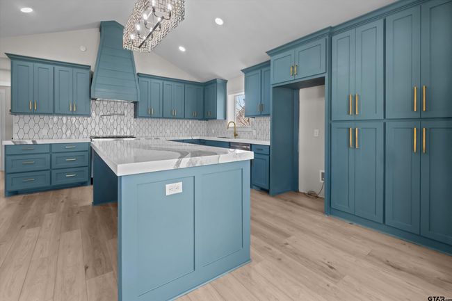 3708 Lake Vista Cir, House other with 4 bedrooms, 3 bathrooms and null parking in Tyler TX | Image 11