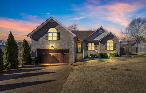 402 Bryn Mawr Cir, Gallatin, TN, 37066-4210 | Card Image