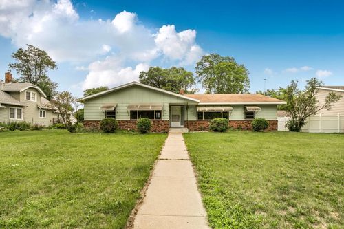 826 21st Ave N, Saint Cloud, MN, 56303-2627 | Card Image