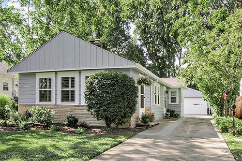 28406 Gilchrist Dr, Willowick, OH, 44095-4564 | Card Image