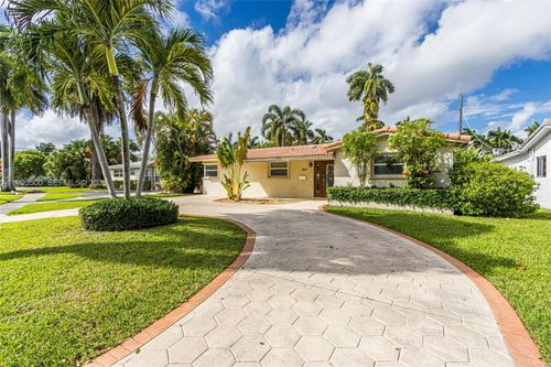 906 N 13th Ave, Hollywood, FL, 33019-3131 | Card Image