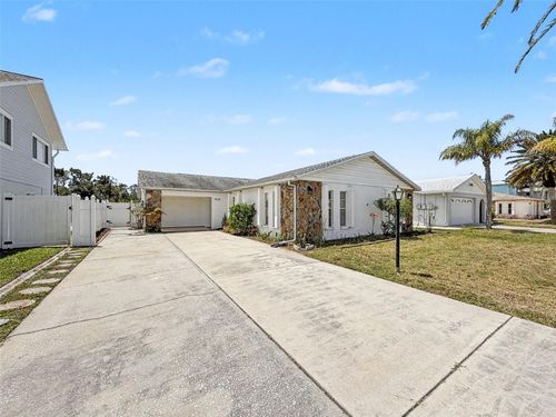 7038 Southwind Dr, HUDSON, FL, 34667-3973 | Card Image