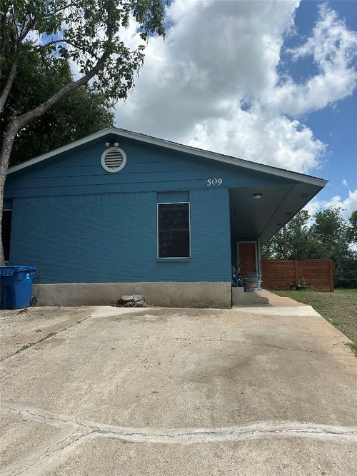 a-509 Central Ave, Elgin, TX, 78621-2825 | Card Image