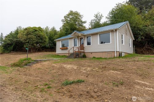 121 6th St, Clallam Bay, WA, 98326-9738 | Card Image
