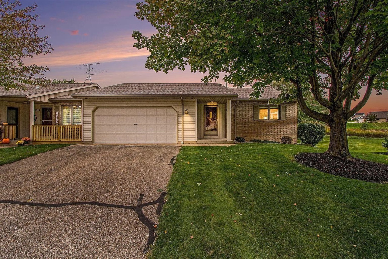 Wood Dora Dr, Caledonia, MI 49316