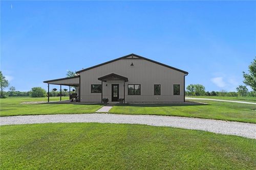 16140 214th St, Tonganoxie, KS, 66086-5097 | Card Image