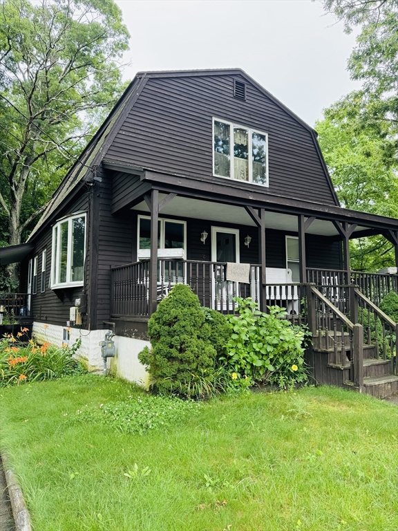 Edwards Ave, Taunton, MA 02780
